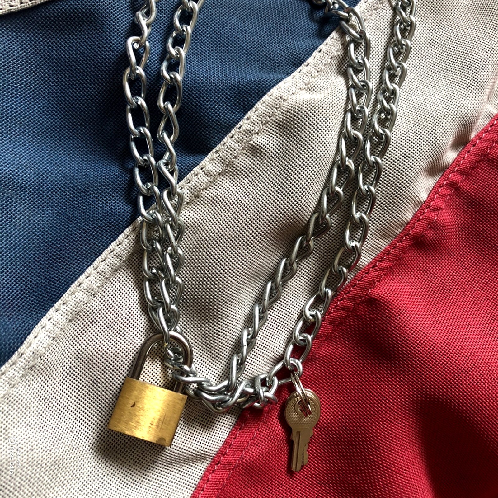 Chain and padlock necklace