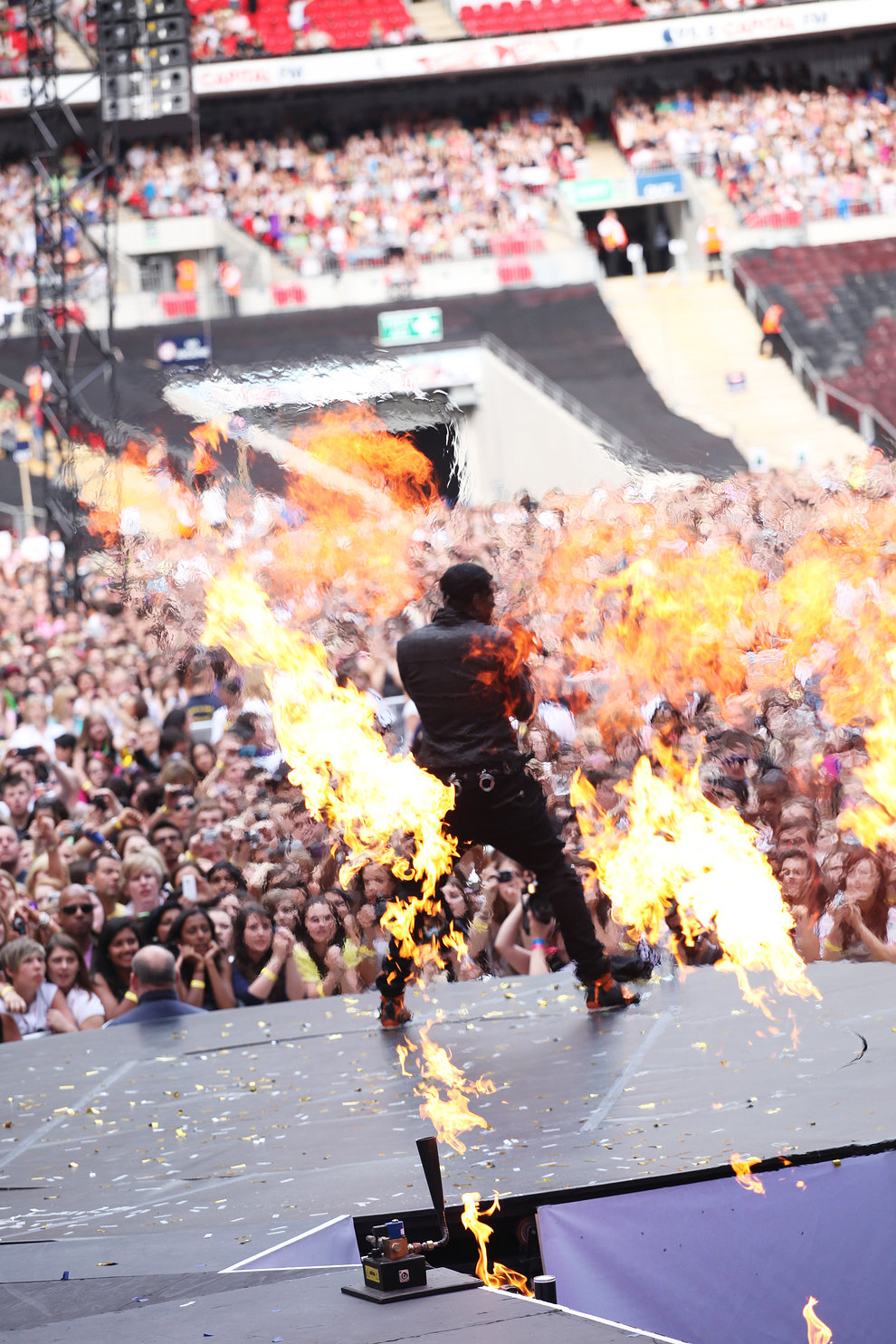 Jason Derülo got a fiery reception