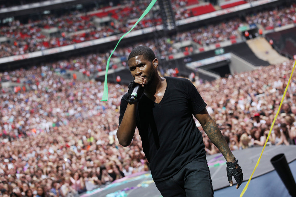 Usher plays to a packed Wembley Stadium